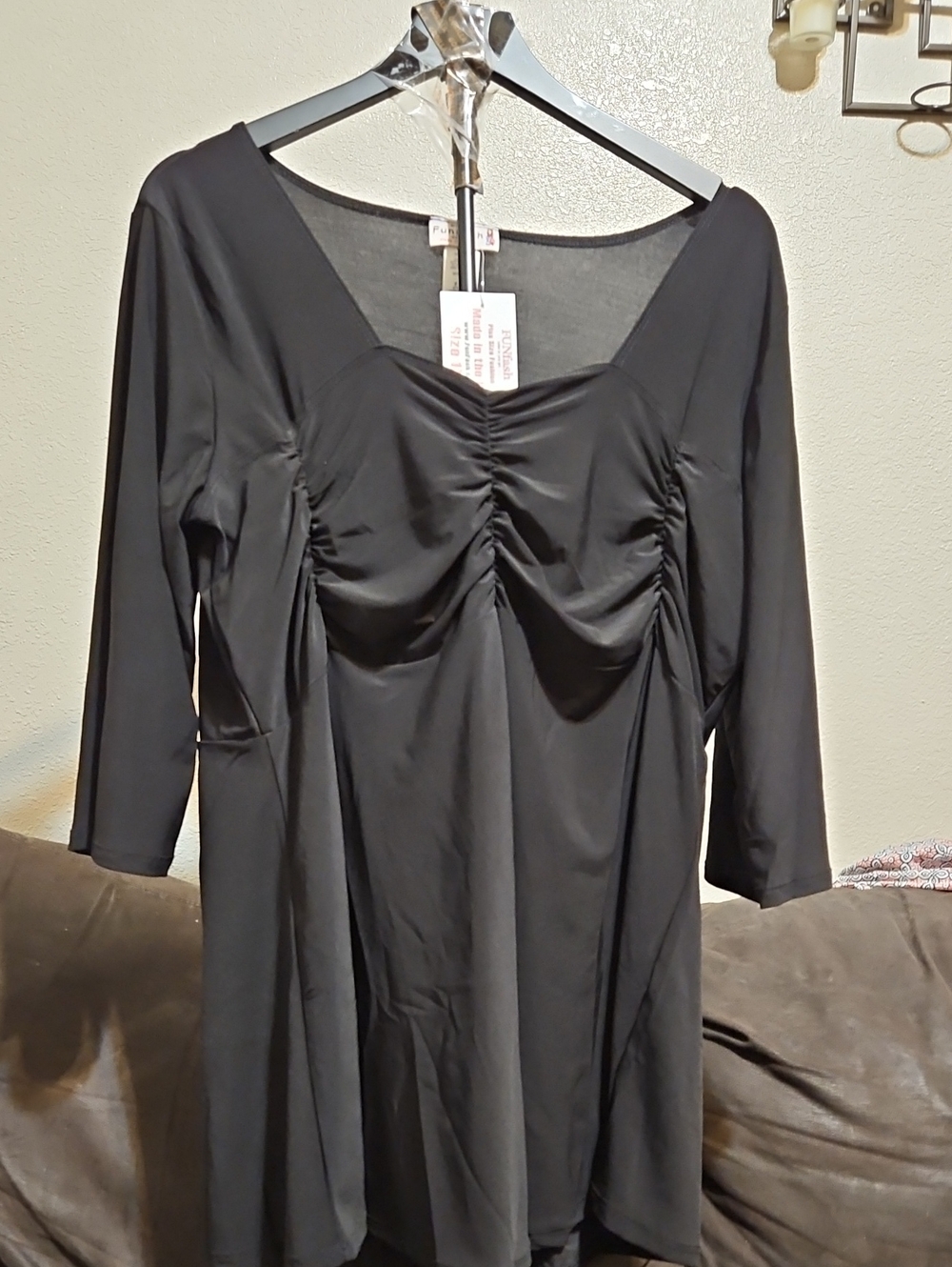 FunFash Black Ruched V-Neck Three-Quarter Sleeve Top
